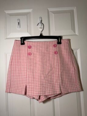 Pink Houndstooth High-Waist Skort with Button Detail